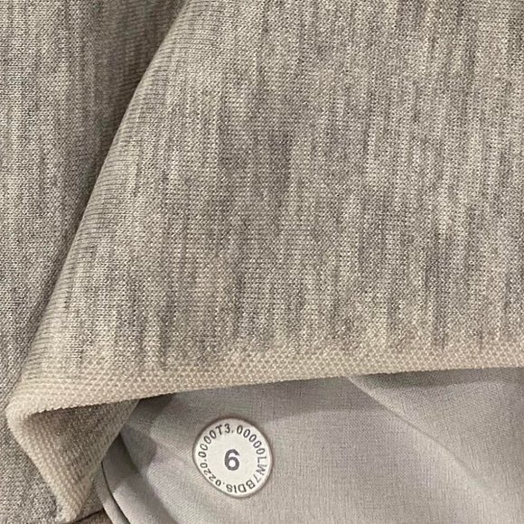 Lululemon Soft Ambitions High Rise Short 4" Size 6 (Softstreme) - Picture 9 of 10